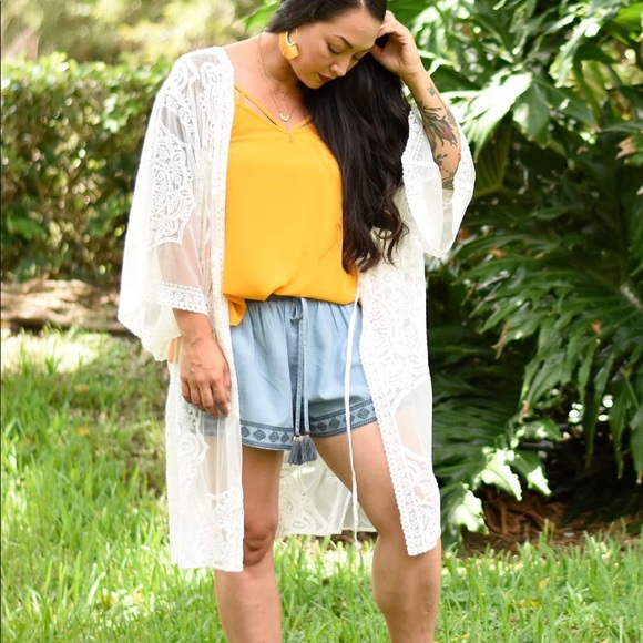 White Lace Kimono - Picture 2 of 5